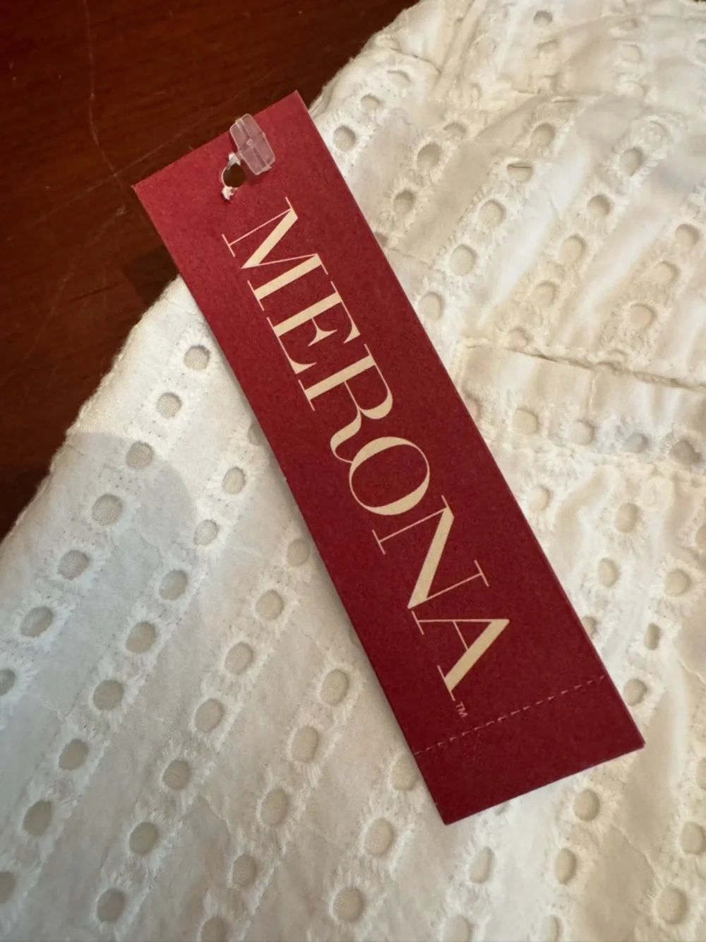 N/A white eyelet